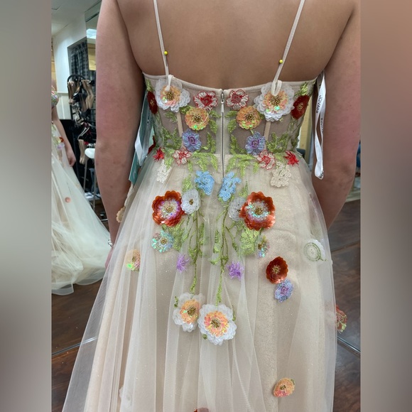 floral ball-gown prom dress! - Picture 2 of 4